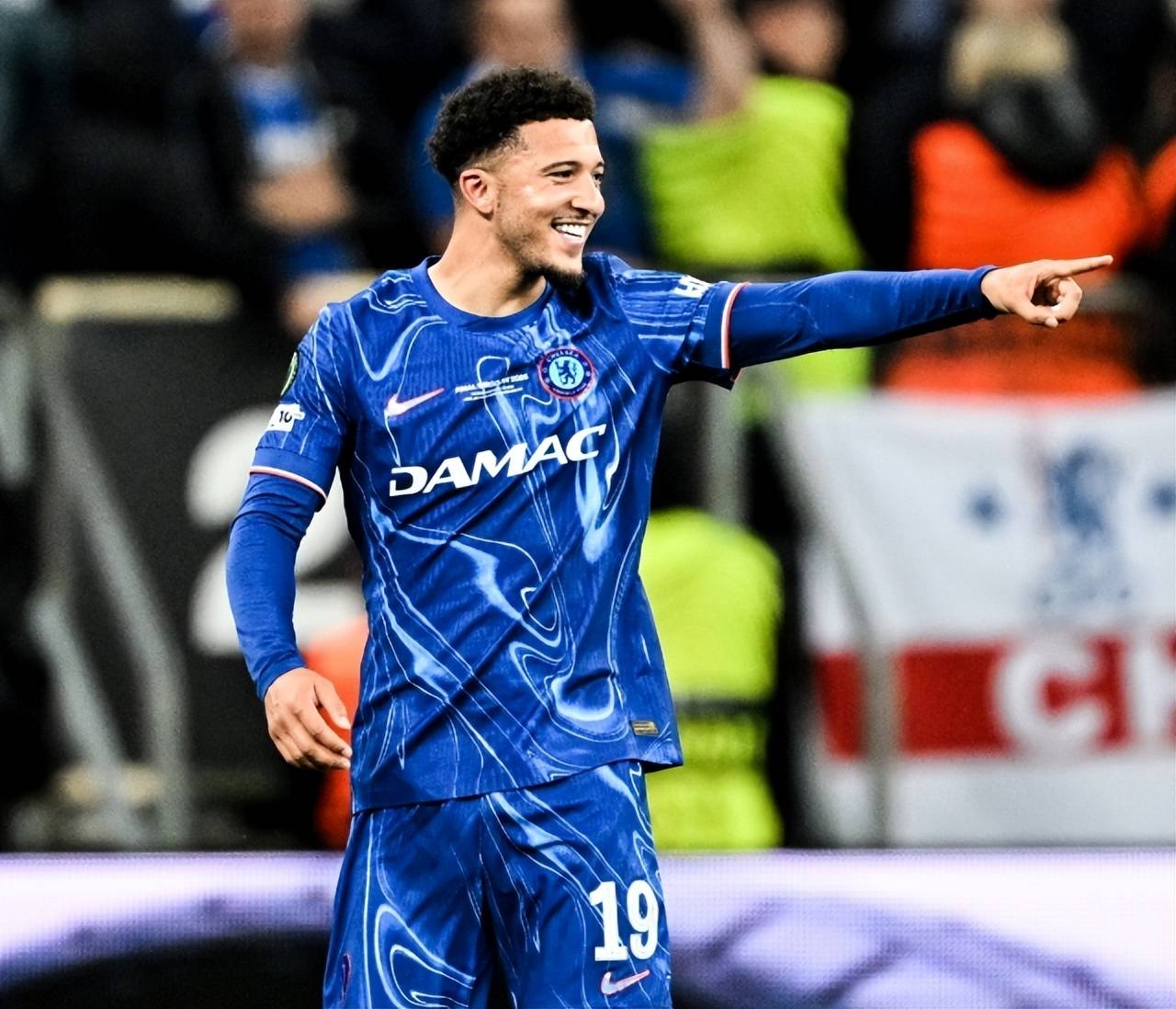 身价狂跌1亿欧无人问津，25岁大英帝星30万周薪，曼联2000万欧甩卖